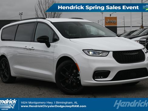 New 2026 Chrysler Pacifica Select w/ S Appearance Package image 1