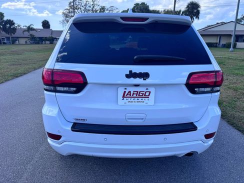 Used 2018 Jeep Grand Cherokee Altitude image 8