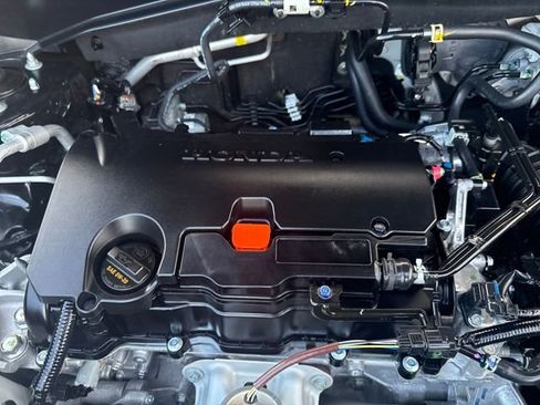 Certified 2024 Honda HR-V LX image 40