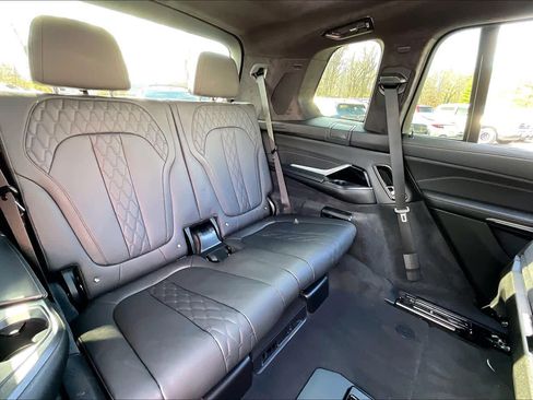 Used 2025 BMW X7 M60i image 23