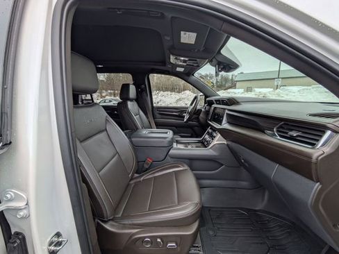 Used 2023 GMC Yukon XL Denali w/ LPO, Floor Liner Package image 40