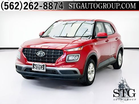 Used 2021 Hyundai Venue SE FWD image 1