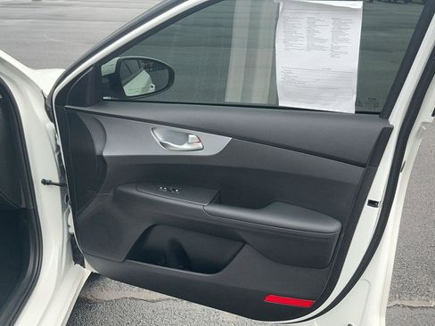 Used 2023 Kia Forte LXS w/ LXS Technology Package FWD image 27