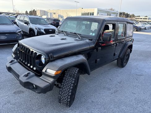 Used 2023 Jeep Wrangler Sport image 3
