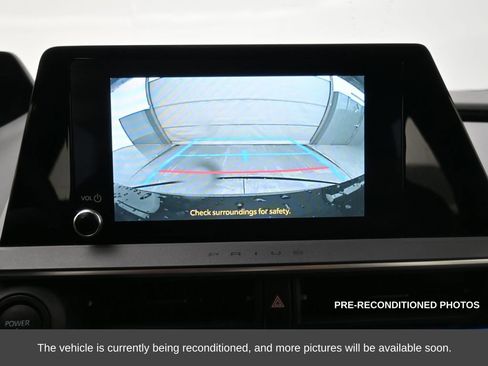 Used 2025 Toyota Prius XLE image 21