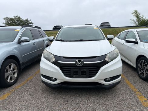 Used 2016 Honda HR-V EX image 2