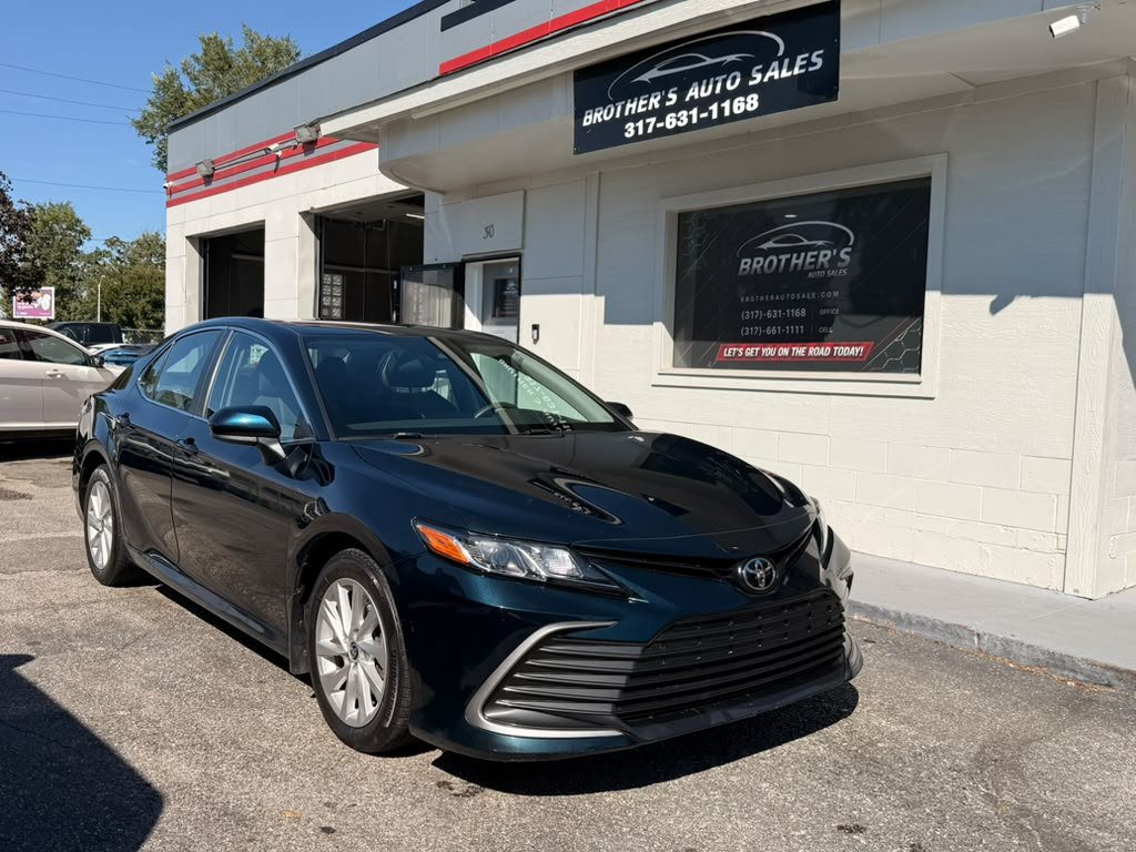 Used 2021 Toyota Camry LE AWD/4WD image 11
