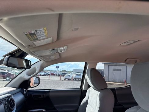Used 2019 Toyota Tacoma SR5 AWD/4WD image 24