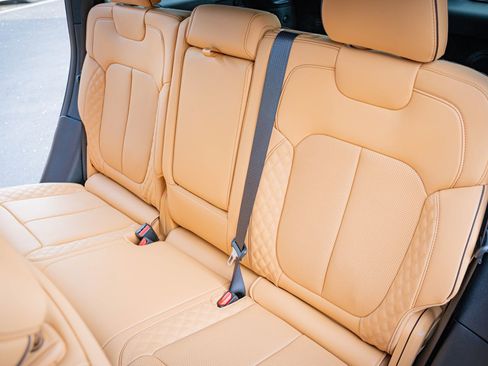 Used 2025 Jeep Grand Cherokee Summit image 28