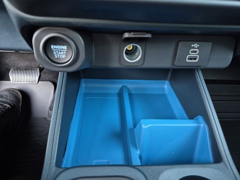 New 2025 Ford Maverick XLT w/ XLT Luxury Package image 31