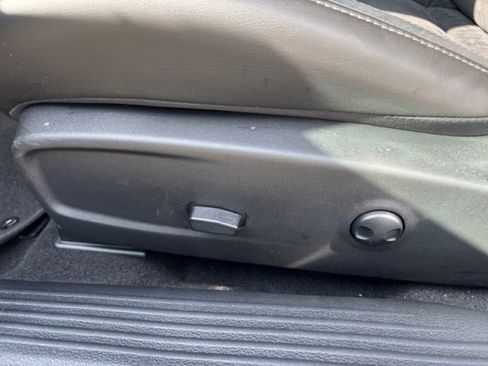 Used 2023 Dodge Challenger GT w/ Plus Package image 11