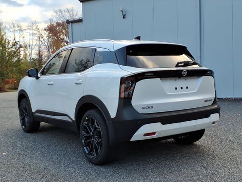 New 2026 Nissan Kicks SR w/ SR Premium Package image 4