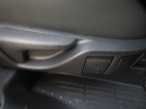 Used 2020 Toyota Highlander XLE FWD image 26