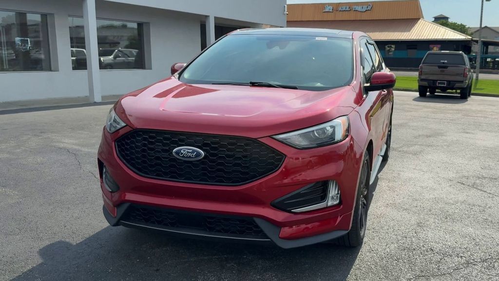 Used 2022 Ford Edge ST-Line w/ Class II Trailer Tow Package AWD/4WD image 2