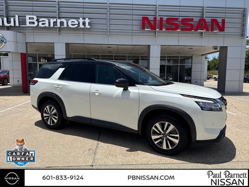 Used 2022 Nissan Pathfinder SL AWD/4WD image 5