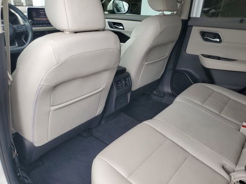 Certified 2021 Nissan Rogue SV w/ Premium Package FWD image 32