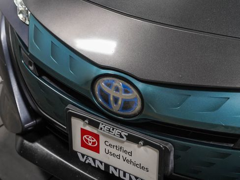 Certified 2017 Toyota Prius Prime Advanced w/ Carpet Mat Package FWD image 8