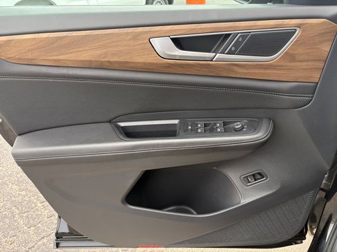 Used 2025 Volkswagen Atlas SE image 24