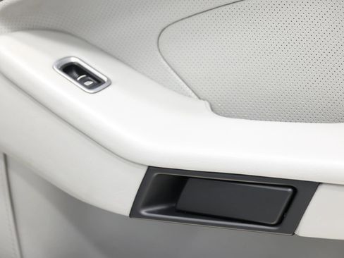 Used 2014 Aston Martin Vanquish Volante RWD image 79