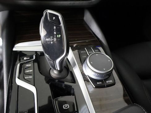 Used 2021 BMW 530i xDrive AWD/4WD image 46