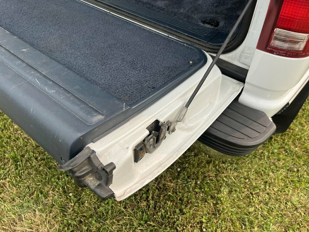 Used 1996 Chevrolet Tahoe 4WD 2-Door image 13