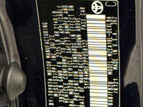 Used 2023 Toyota Corolla LE image 27