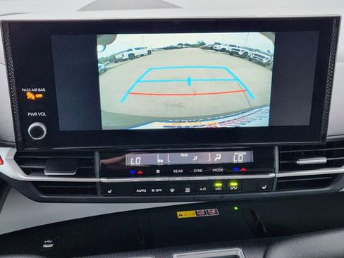 Used 2026 Toyota Sienna XLE image 13