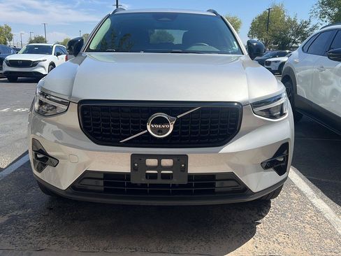 Used 2024 Volvo XC40 B5 Plus w/ Protection Package Premier AWD/4WD image 2