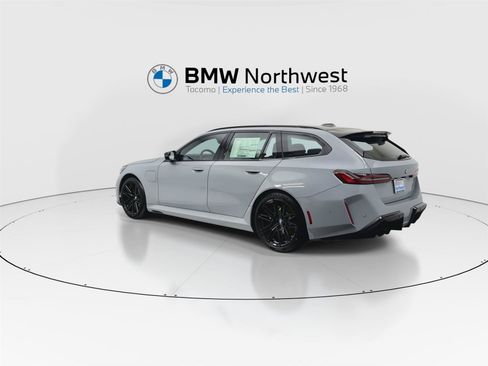New 2027 BMW M5 Touring AWD/4WD image 12