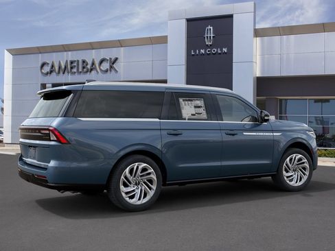 New 2027 Lincoln Navigator L Reserve AWD/4WD image 6
