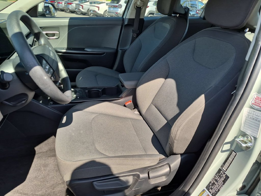 Used 2025 Kia K4 FWD image 25