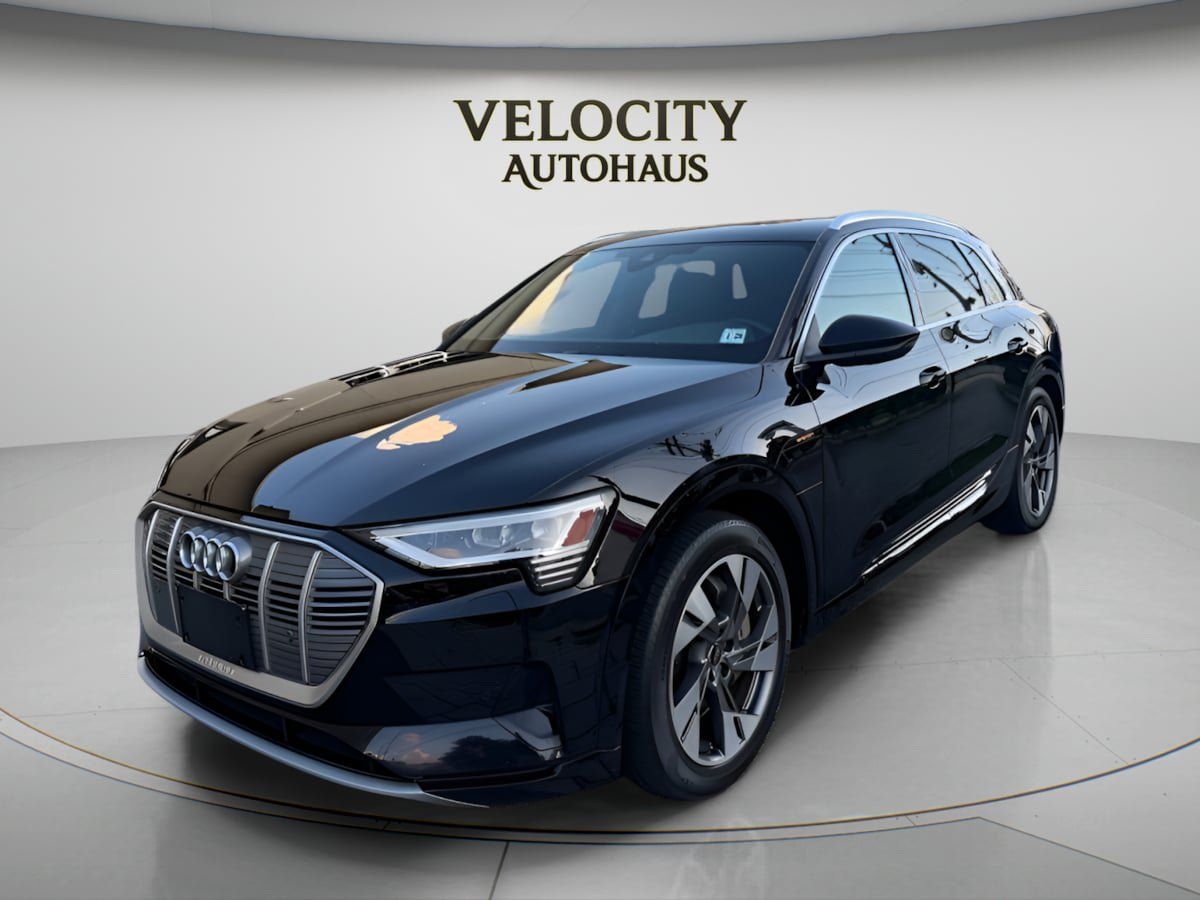 Used 2022 Audi e-tron Premium AWD/4WD image 3