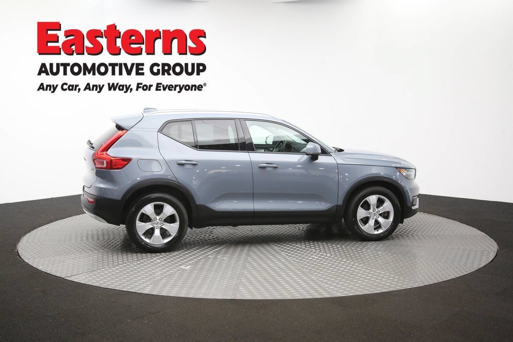 Used 2021 Volvo XC40 T4 Momentum FWD image 45