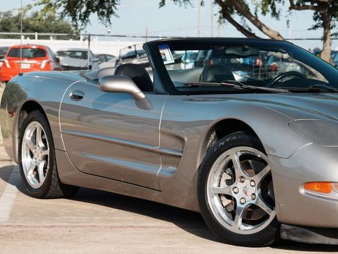Used 2002 Chevrolet Corvette Convertible w/ Preferred Equipment Group2 RWD image 14