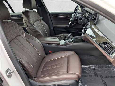 Used 2021 BMW 540i w/ Premium Package image 22