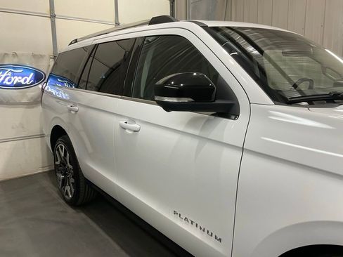 Used 2025 Ford Expedition Platinum w/ Platinum Ultimate Package image 4