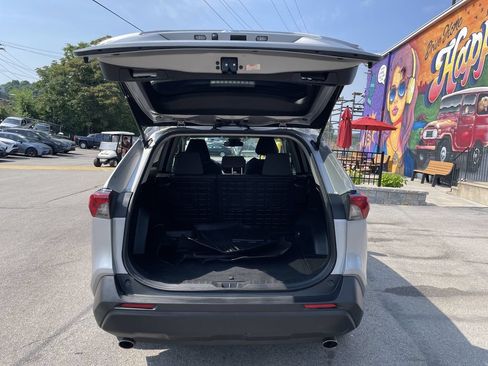 Used 2019 Toyota RAV4 XLE AWD/4WD image 13