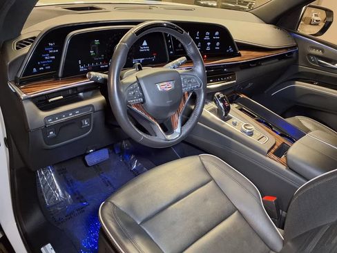 Certified 2024 Cadillac Escalade Premium Luxury AWD/4WD image 3