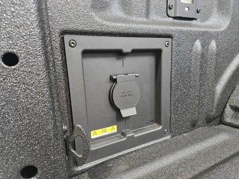 New 2025 Ford F150 Lariat AWD/4WD image 9