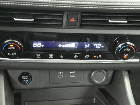 Certified 2025 Nissan Rogue SV AWD/4WD image 18