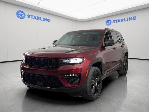 Used 2023 Jeep Grand Cherokee Limited w/ Black Appearance Package RWD image 16
