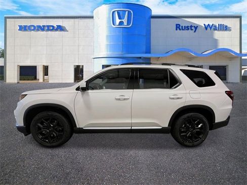 New 2025 Honda Pilot Touring image 6