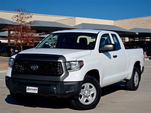 Used 2018 Toyota Tundra SR image 2