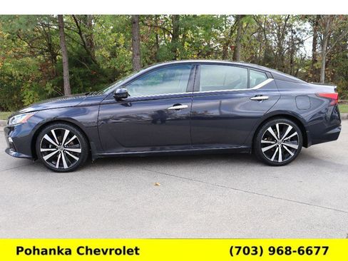 Used 2019 Nissan Altima 2.5 Platinum image 4