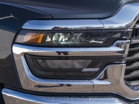 Used 2025 RAM 2500 Big Horn AWD/4WD image 4