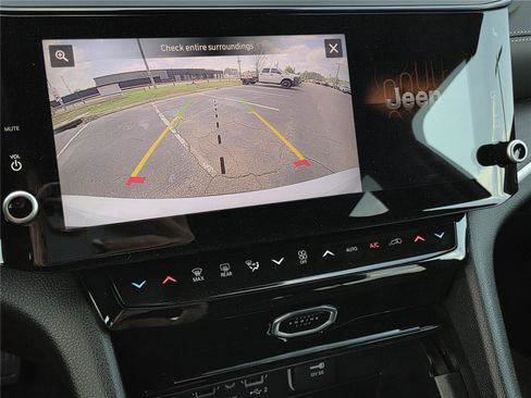 New 2026 Jeep Grand Cherokee L Limited image 13