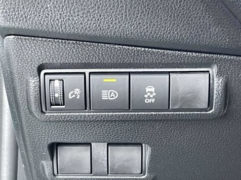 Used 2026 Toyota Corolla Cross LE w/ Moonroof Package FWD image 19