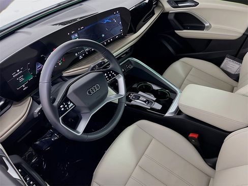 New 2025 Audi Q5 Premium image 9