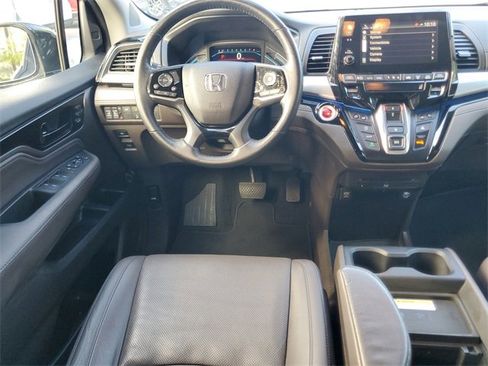 Used 2018 Honda Odyssey Elite image 16