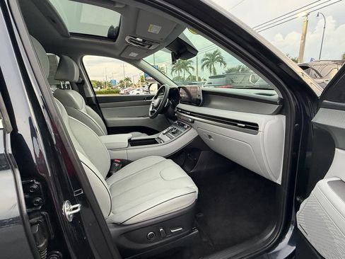 Used 2024 Hyundai Palisade SEL FWD image 19